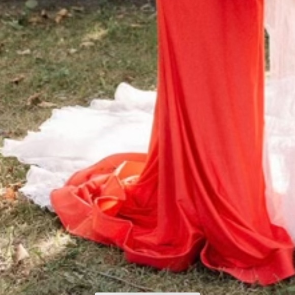 Red evening gown worn once - Picture 2 of 2
